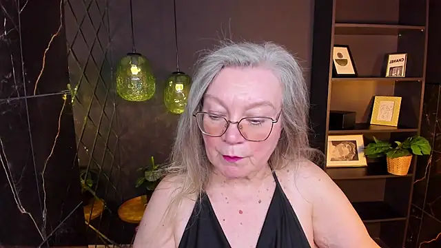 NataliMellow online show from April 24, 2026, 1:24 pm