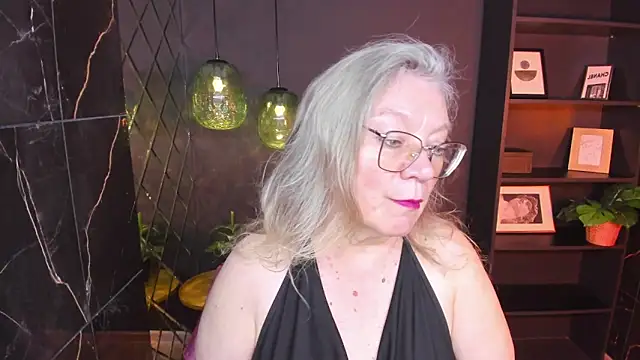 NataliMellow online show from June 7, 2026, 1:04 pm