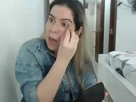 ashlymoon online show from February 17, 2025, 6:37 pm