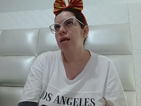 ashlymoon online show from December 2, 2025, 1:00 am