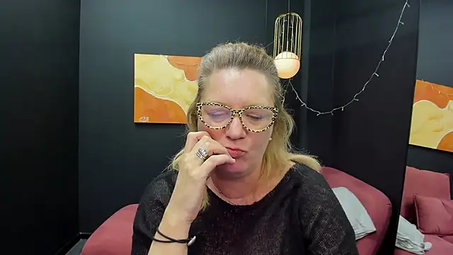 LeaPure online show from March 1, 2025, 2:23 pm