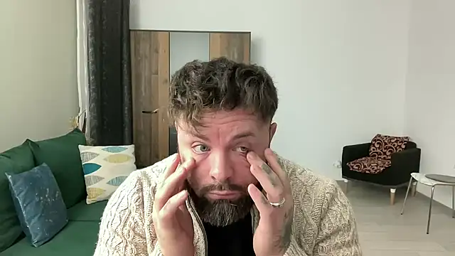 Snapshot of AlphaSparks chatting on January 6, 2025, 3:53 am AlphaSparks online show from January 6, 2025, 3:53 am