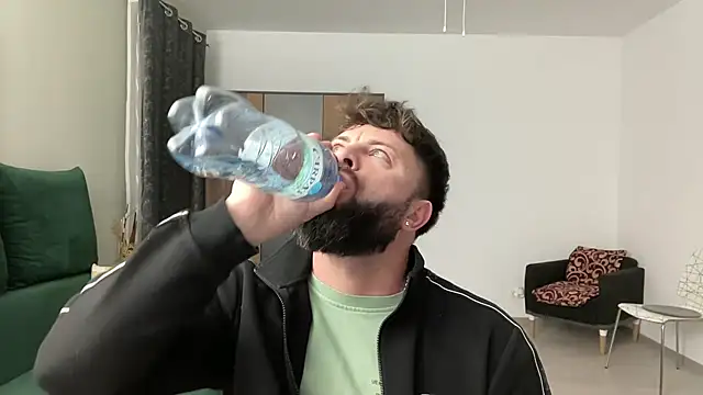 Snapshot of AlphaSparks chatting on January 24, 2025, 4:05 am AlphaSparks online show from January 24, 2025, 4:05 am