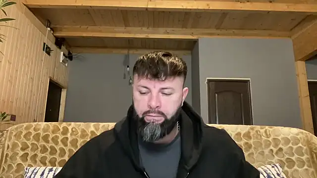 Snapshot of AlphaSparks chatting on November 25, 2025, 3:50 am AlphaSparks online show from November 25, 2025, 3:50 am