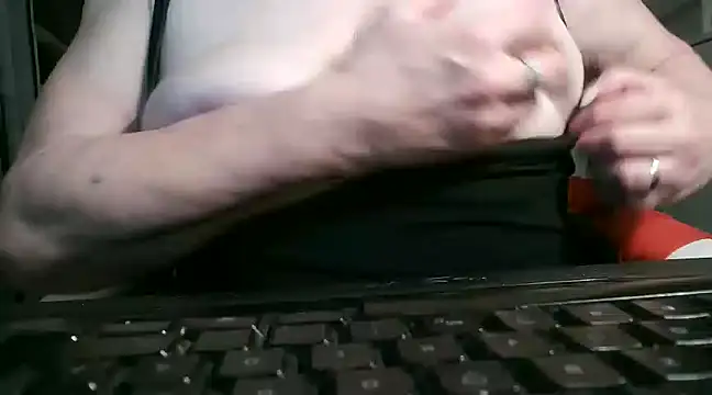 heidi60 online show from February 14, 2025, 3:36 pm