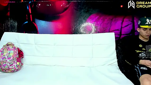 AmazingPartys online show from April 17, 2026, 7:39 pm