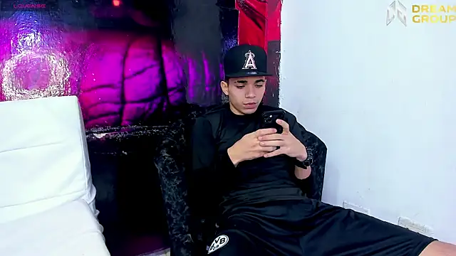 AmazingPartys online show from April 18, 2026, 1:37 pm