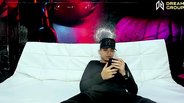 AmazingPartys online show from April 21, 2026, 2:51 am