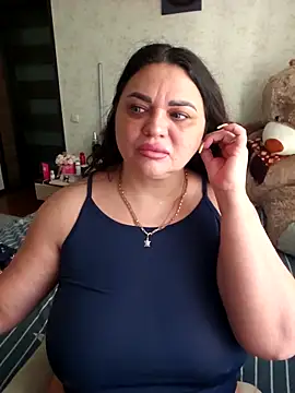 littleRikka online show from April 20, 2026, 6:38 am