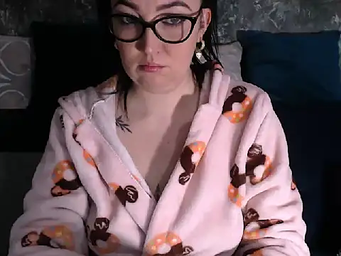 CreamyWetGirl online show from December 18, 2024, 7:26 am