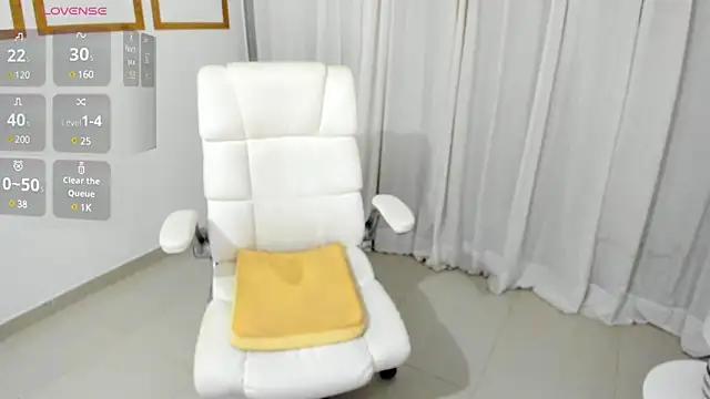 Snapshot of renata_t_ chatting on January 29, 2025, 11:25 pm renata t online show from January 29, 2025, 11:25 pm