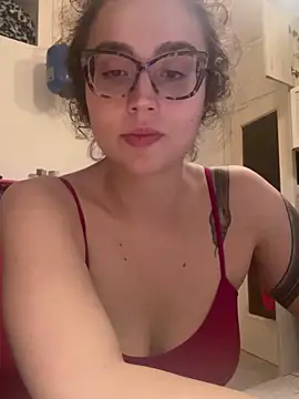 ladyturtle online show from May 18, 2026, 10:48 pm