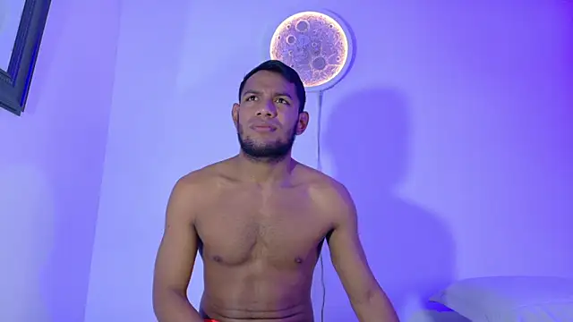 Snapshot of fantastic_couple_mens chatting on October 3, 2025, 7:05 am fantastic couple mens online show from October 3, 2025, 7:05 am