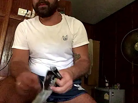 Snapshot of fuckerplayer1 chatting on December 4, 2024, 7:28 am fuckerplayer1 online show from December 4, 2024, 7:28 am