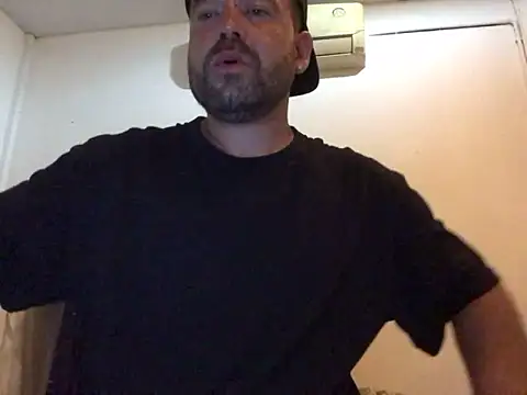 Snapshot of fuckerplayer1 chatting on October 11, 2025, 5:55 pm fuckerplayer1 online show from October 11, 2025, 5:55 pm