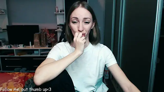 Natalimeowks online show from December 29, 2024, 9:28 am