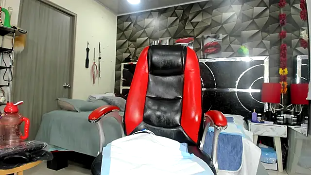 alexa fiore01 online show from April 17, 2026, 8:56 pm