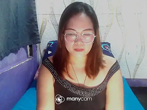 Snapshot of BURBERRY69 chatting on November 10, 2025, 6:45 am BURBERRY69 online show from November 10, 2025, 6:45 am