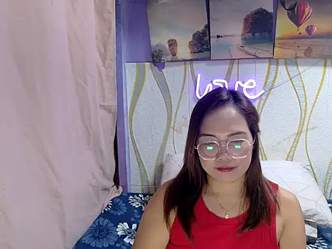 Snapshot of BURBERRY69 chatting on February 12, 2026, 1:17 pm BURBERRY69 online show from February 12, 2026, 1:17 pm