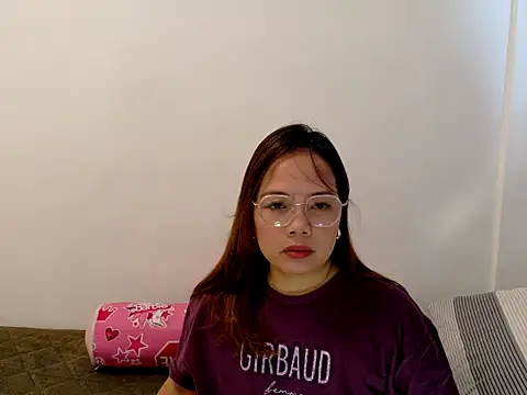 BURBERRY69 online show from April 23, 2026, 1:07 am