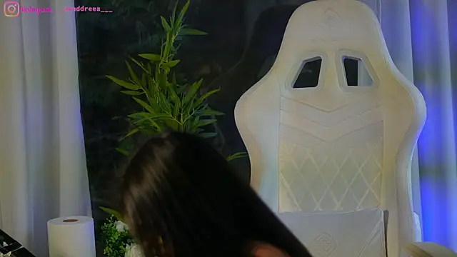 perfectt33n online show from December 4, 2024, 9:18 am