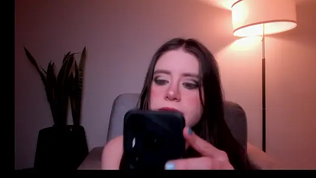 Snapshot of HazelKush chatting on May 20, 2026, 11:11 pm HazelKush online show from May 20, 2026, 11:11 pm