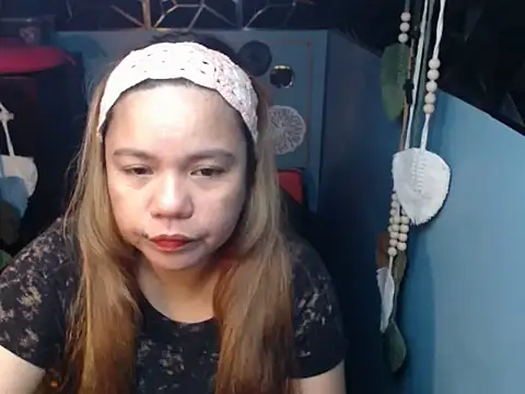 ambersmile online show from October 17, 2025, 8:44 pm