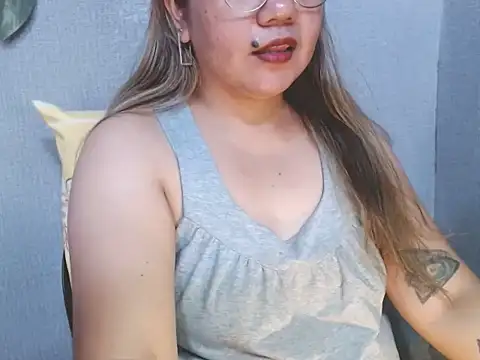 ambersmile online show from April 21, 2026, 1:42 am