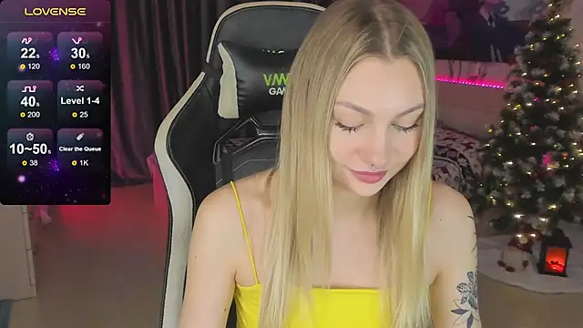 Snapshot of BiMolly chatting on December 31, 2024, 3:53 pm BiMolly online show from December 31, 2024, 3:53 pm