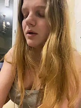 -MimmiLissa- online show from December 21, 2025, 7:32 pm