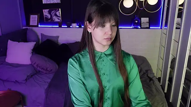 ElizaMild online show from February 21, 2025, 4:48 pm