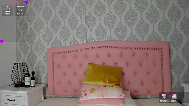 Princsgirl  online show from April 21, 2026, 6:44 pm