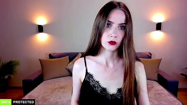 TheWoman   online show from September 8, 2025, 5:56 pm