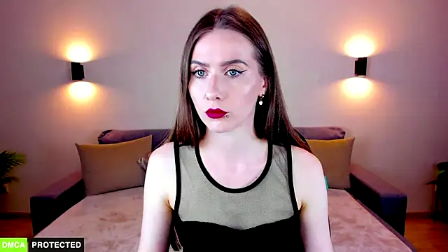 TheWoman   online show from November 11, 2025, 6:41 pm