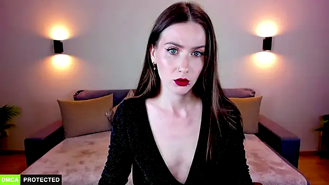 TheWoman   online show from December 4, 2025, 7:11 pm