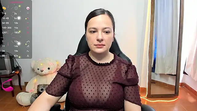 angelaagomez online show from October 4, 2025, 5:00 pm