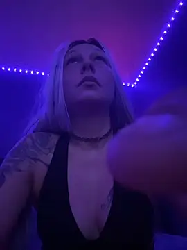 Snapshot of Babii_Nova chatting on November 25, 2025, 11:16 pm Babii Nova online show from November 25, 2025, 11:16 pm