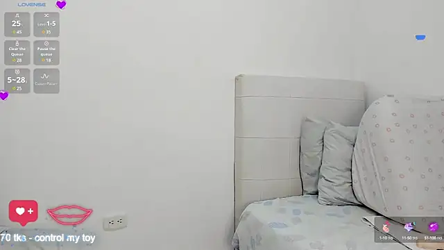 Snapshot of AlexxandraRivera chatting on February 7, 2025, 2:50 am AlexxandraRivera online show from February 7, 2025, 2:50 am