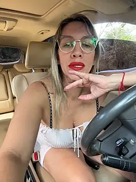 Gatitacarlita online show from April 21, 2026, 6:12 pm