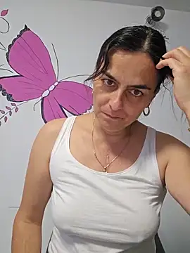 IsabelleCraft online show from November 10, 2025, 11:42 am