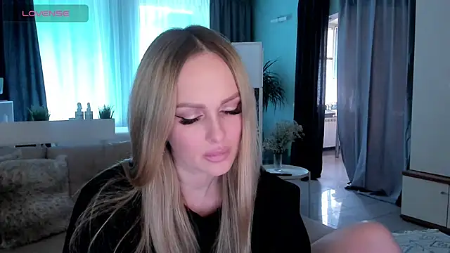 Libby Nora online show from February 26, 2025, 1:52 pm