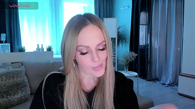 Libby Nora online show from February 28, 2025, 12:52 pm