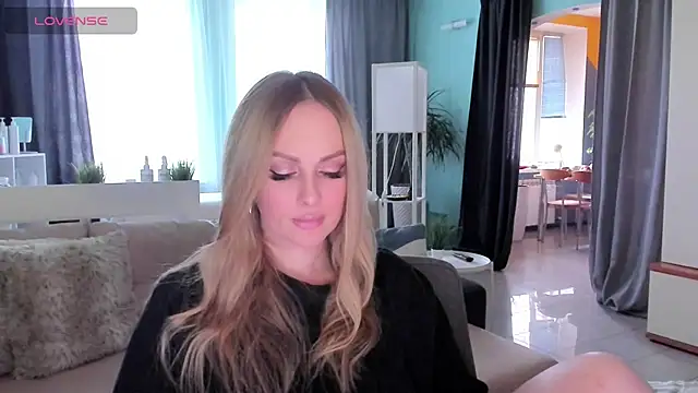 Libby Nora online show from March 12, 2025, 9:02 am