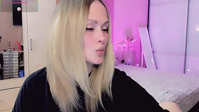 Snapshot of Libby_Nora chatting on May 9, 2026, 11:37 am Libby Nora online show from May 9, 2026, 11:37 am