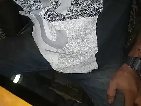 Snapshot of robertocastillo-2017 chatting on September 30, 2025, 5:12 am robertocastillo-2017 online show from September 30, 2025, 5:12 am