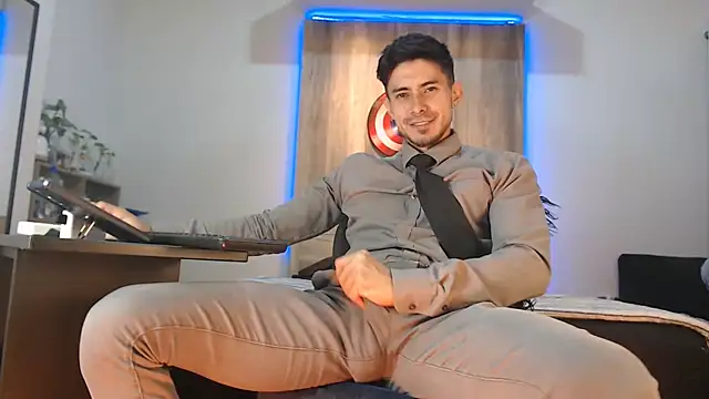 Andrew 4  online show from November 4, 2025, 3:27 am