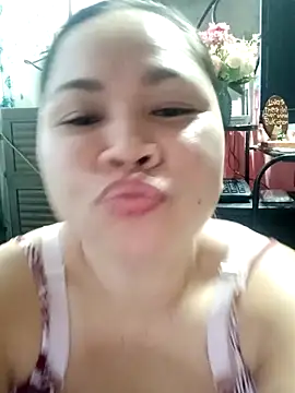 XXLorie 02 online show from March 6, 2025, 8:52 am