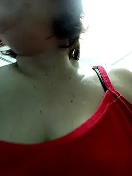 XXLorie 02 online show from October 24, 2025, 10:50 pm