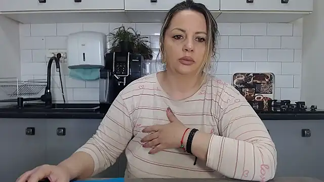 erikaerika online show from March 9, 2025, 8:07 am