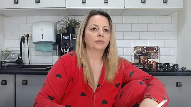 erikaerika online show from March 16, 2025, 9:38 am